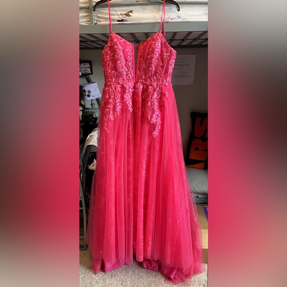 Pink / Fuchsia WedTrend Prom Dress size 8 - Picture 1 of 2